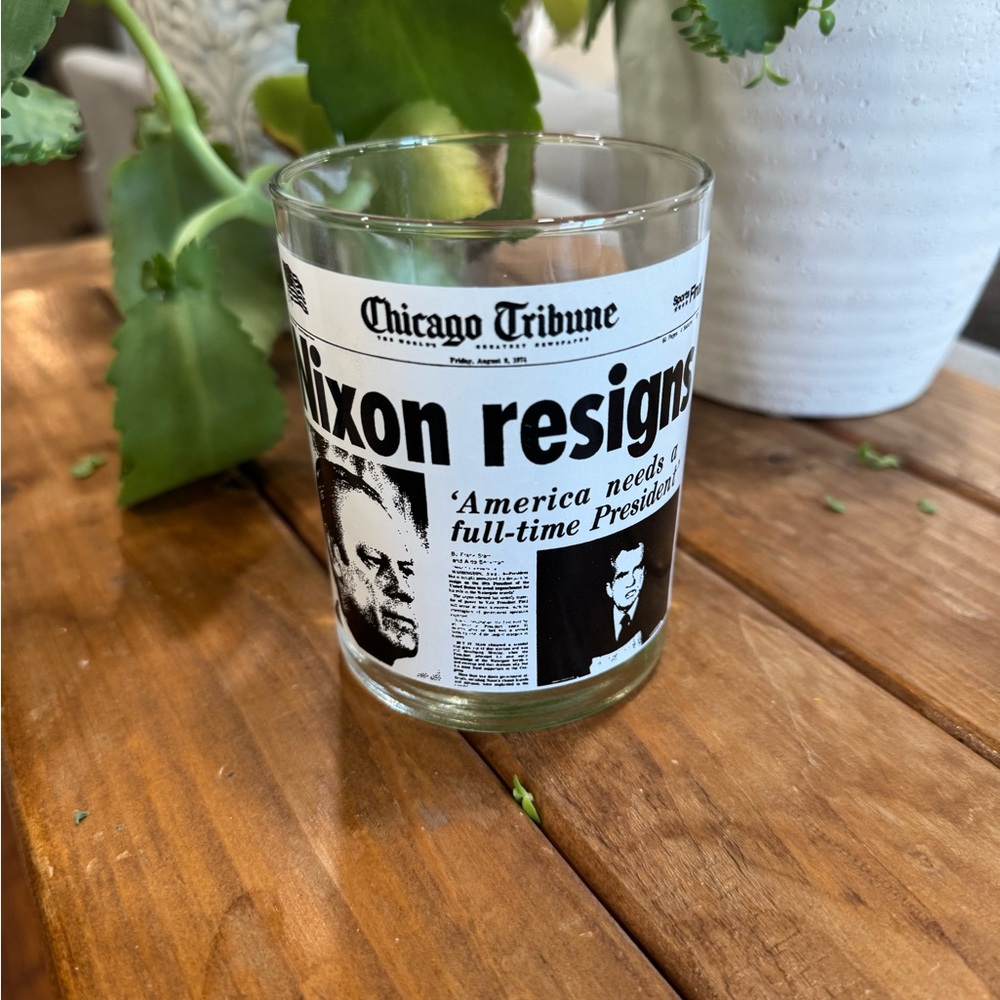 Vintage Nixon Resigns Glass‎ Chicago tribune